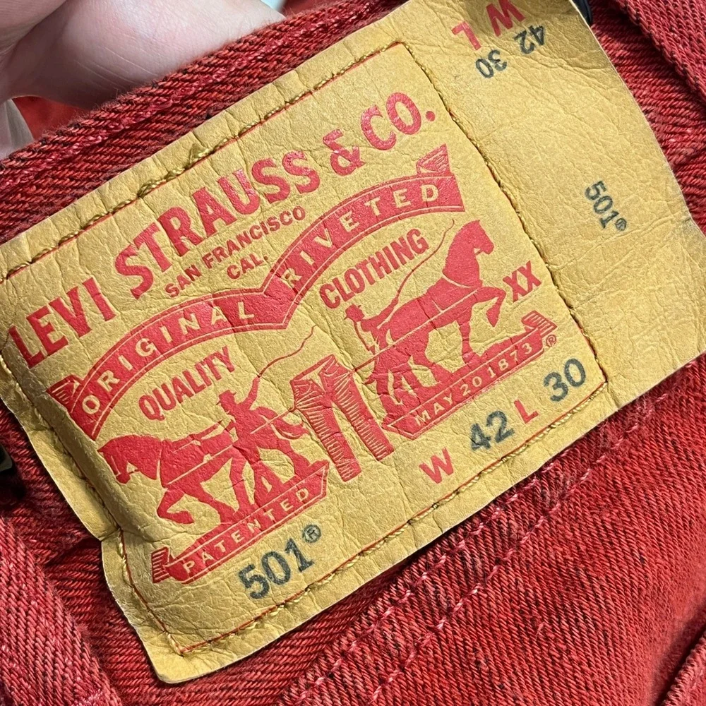 Levis 501 Original Fit Jeans Mens 40x28 Red Button Fly Straight Leg Denim Casual